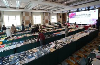 萌恒抽紗研發設計“浮世浪漫”面料喜獲第49屆中國流行面料優秀獎