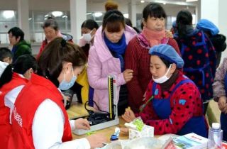 志愿服務進萌恒  愛心義診送健康