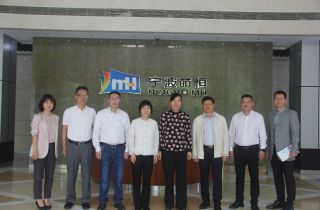 天門市委常委龔紅敏一行蒞臨萌創(chuàng)空間參觀考察